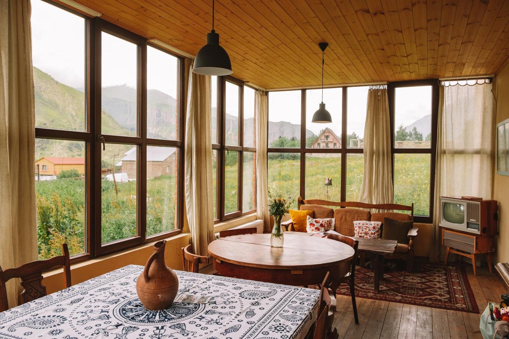 Hotel Arte In Kazbegi Exteriér fotografie