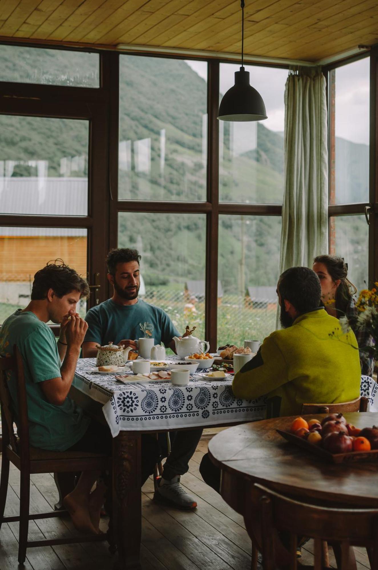 Hotel Arte In Kazbegi Exteriér fotografie