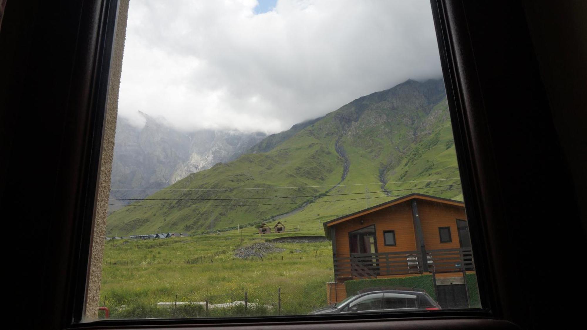 Hotel Arte In Kazbegi Exteriér fotografie