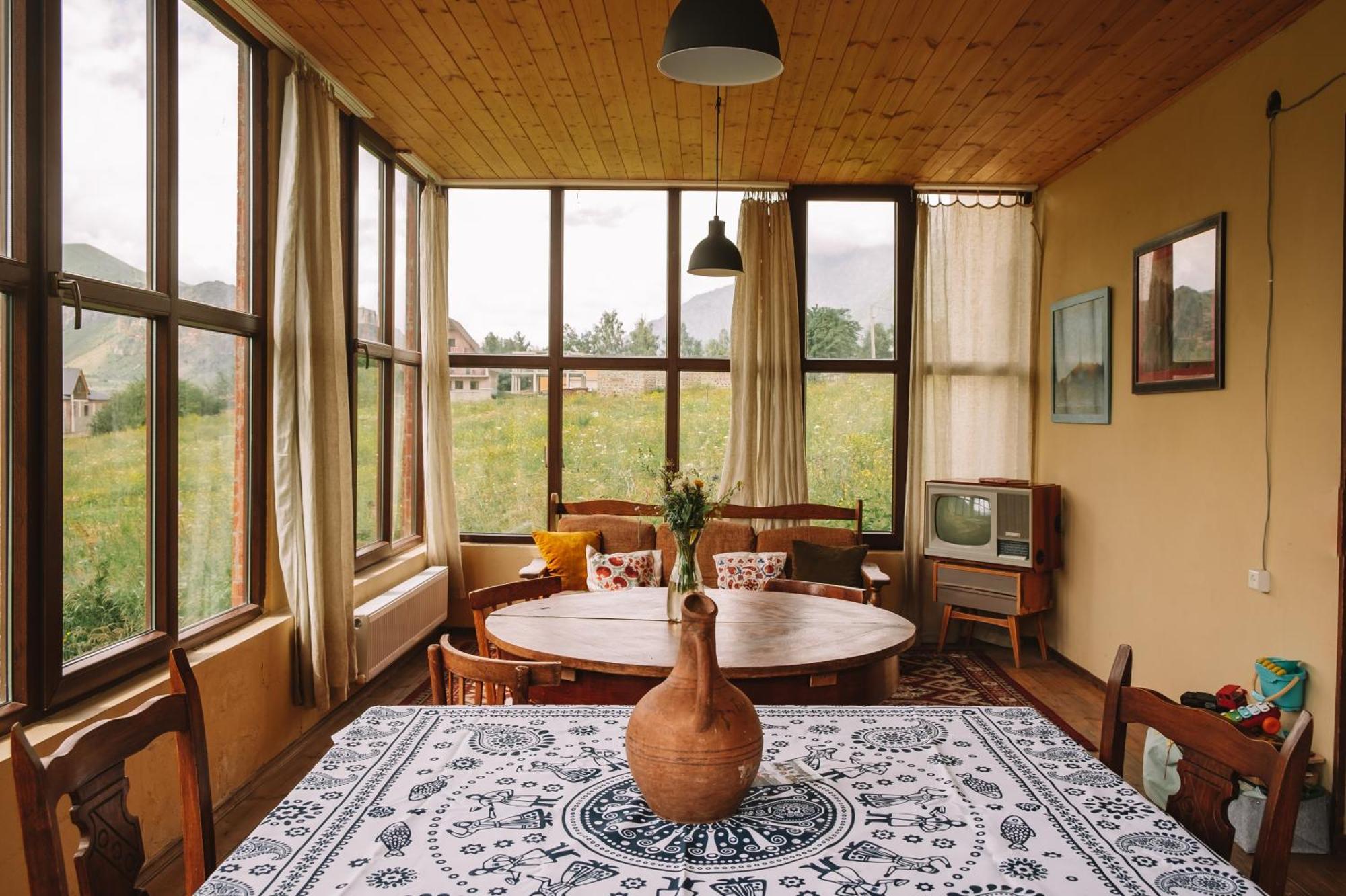 Hotel Arte In Kazbegi Exteriér fotografie