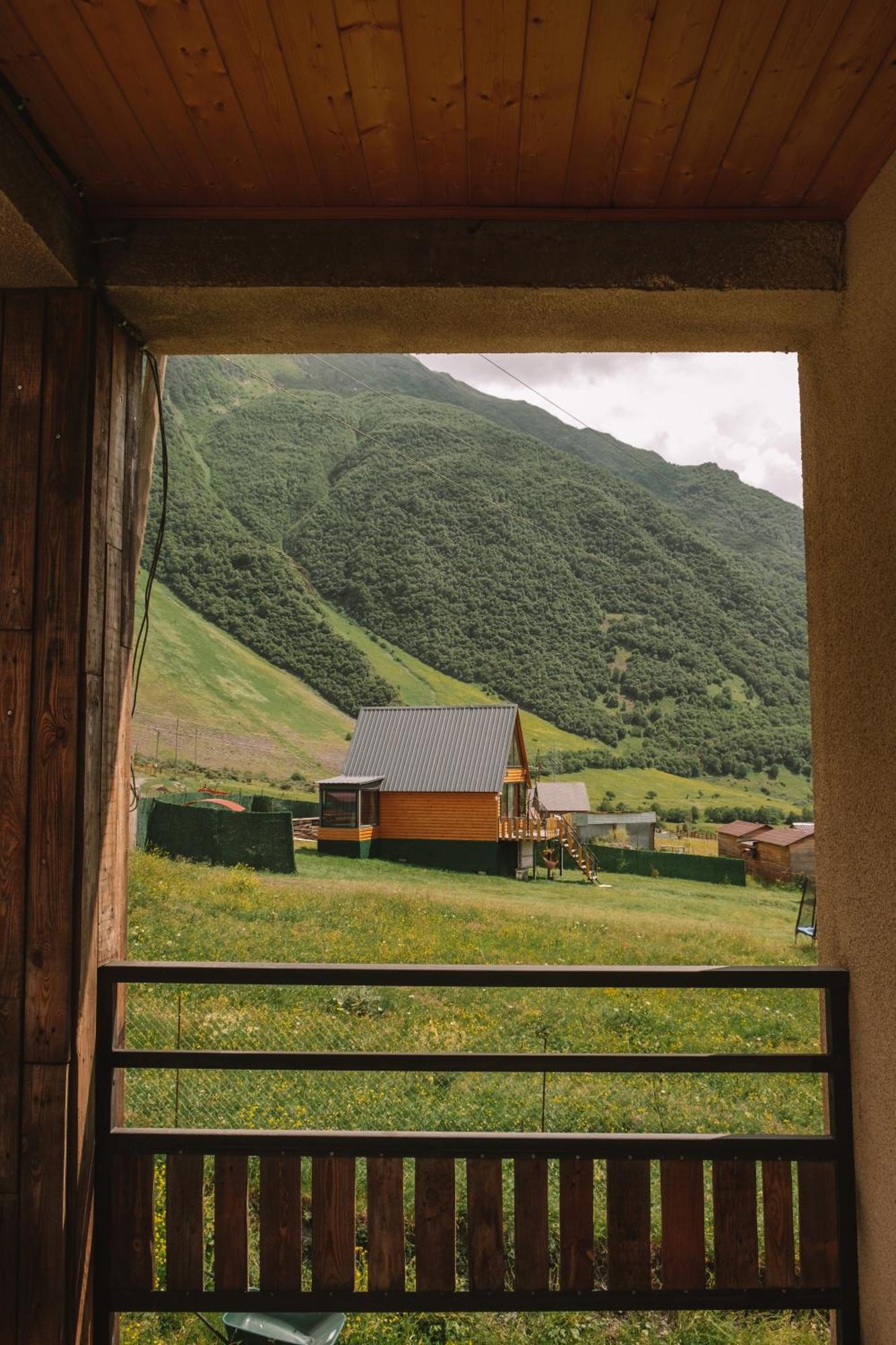 Hotel Arte In Kazbegi Exteriér fotografie
