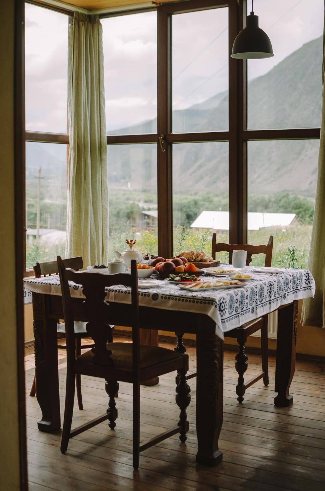 Hotel Arte In Kazbegi Exteriér fotografie